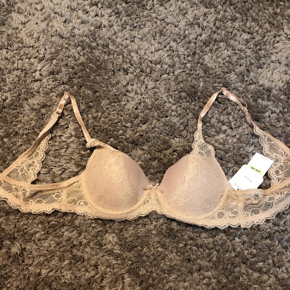 New with tags Jessica Simpson bra 34B.